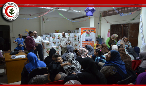 بالصور: مصر العطاء توزع 700 كرتونة رمضانية على فقراء منشية ناصر وشبرا